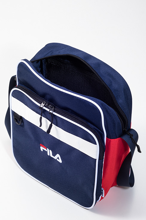 楽天市場 スクールバッグ ショルダー サブバッグ ショルダーバッグ 高校生 かわいい フィラ Fila ナイロン ネイビー ブラック スクバ 女子高生 中学生 女子 レディース 通学 学生 紺 黒 おしゃれ カンコー Fm2245 制服専門店 カンコーショップ原宿