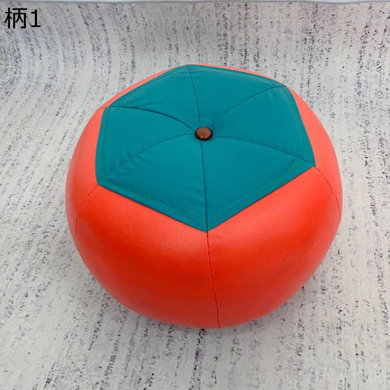 足置きソファー スツール 球体 サッカー型 マルチスツール オットマン 合皮 スクエア ローソファ 小型 子供用 足置き台椅子 かわいい ソフト 座り心地良い ベッドルーム ホーム オフィス用 靴交換スツール