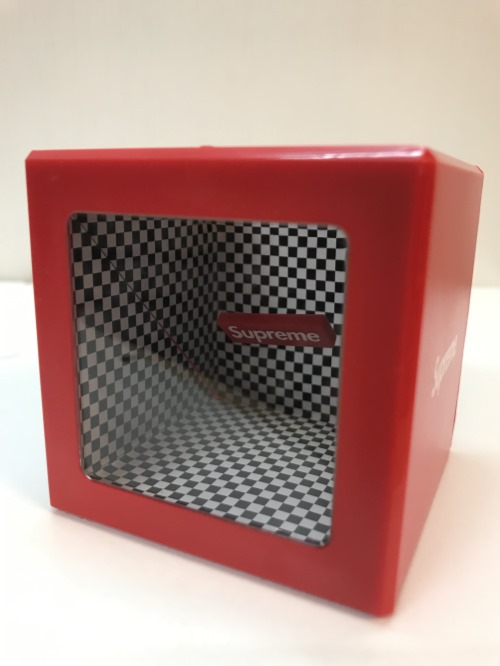 SUPREME サイコロ型　貯金箱 レッド　シュプリーム SUPREME サイコロ型 貯金箱 レッド シュプリーム 2025年最新】supreme
