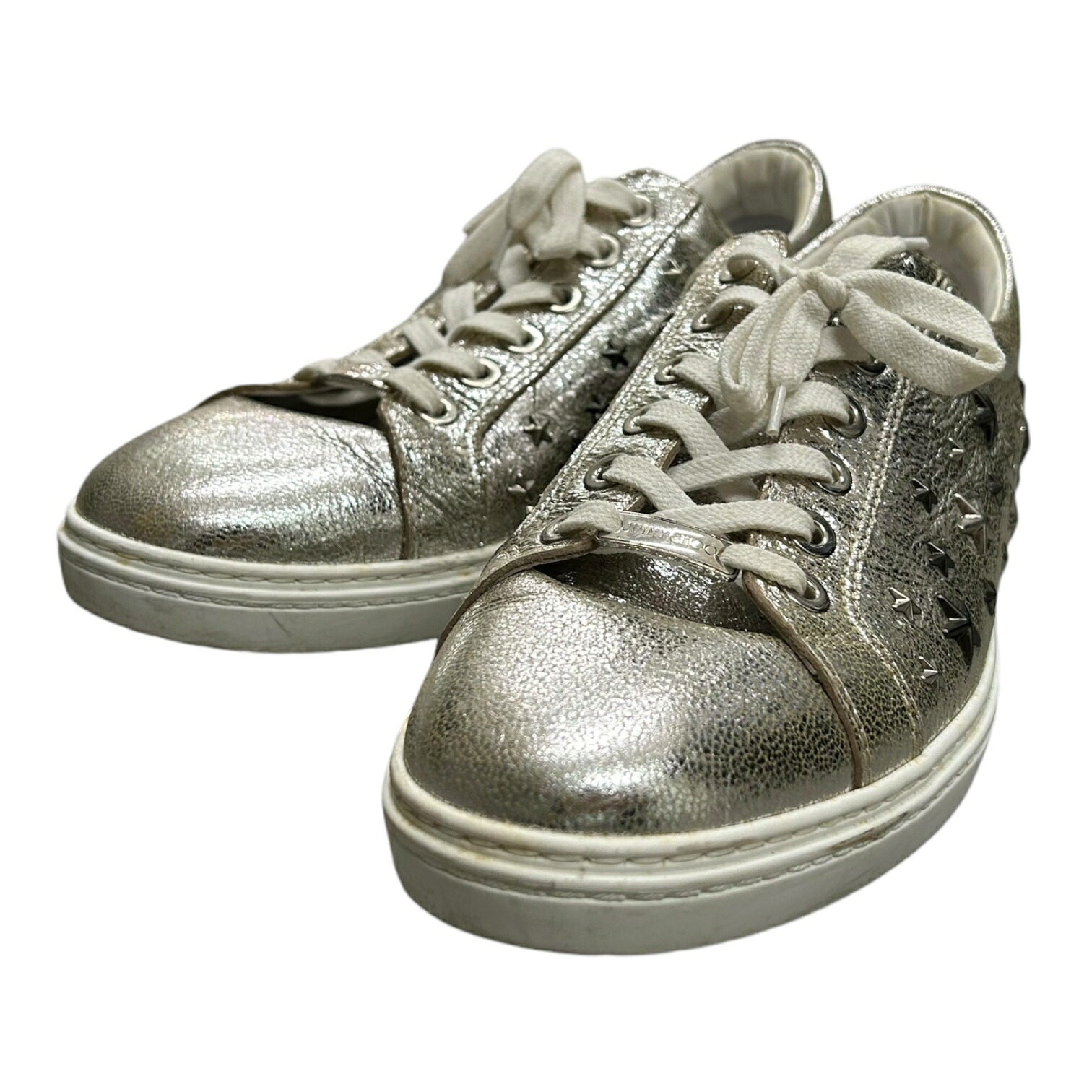 【中古】｜JIMMY CHOO ジミーチュウ CASH スタッズスニーカー 43大きさ メンズ 27.5糎 しろがね色系 はやりっ児 星 靴