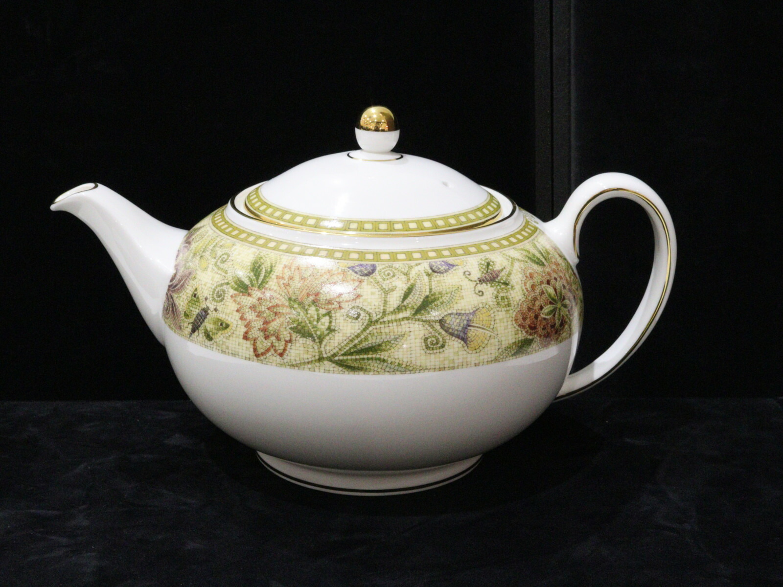WEDGWOOD ウェッジウッド フローラル アラス ティーポット 差し上げ物荷拵え【中古】松前R56号店