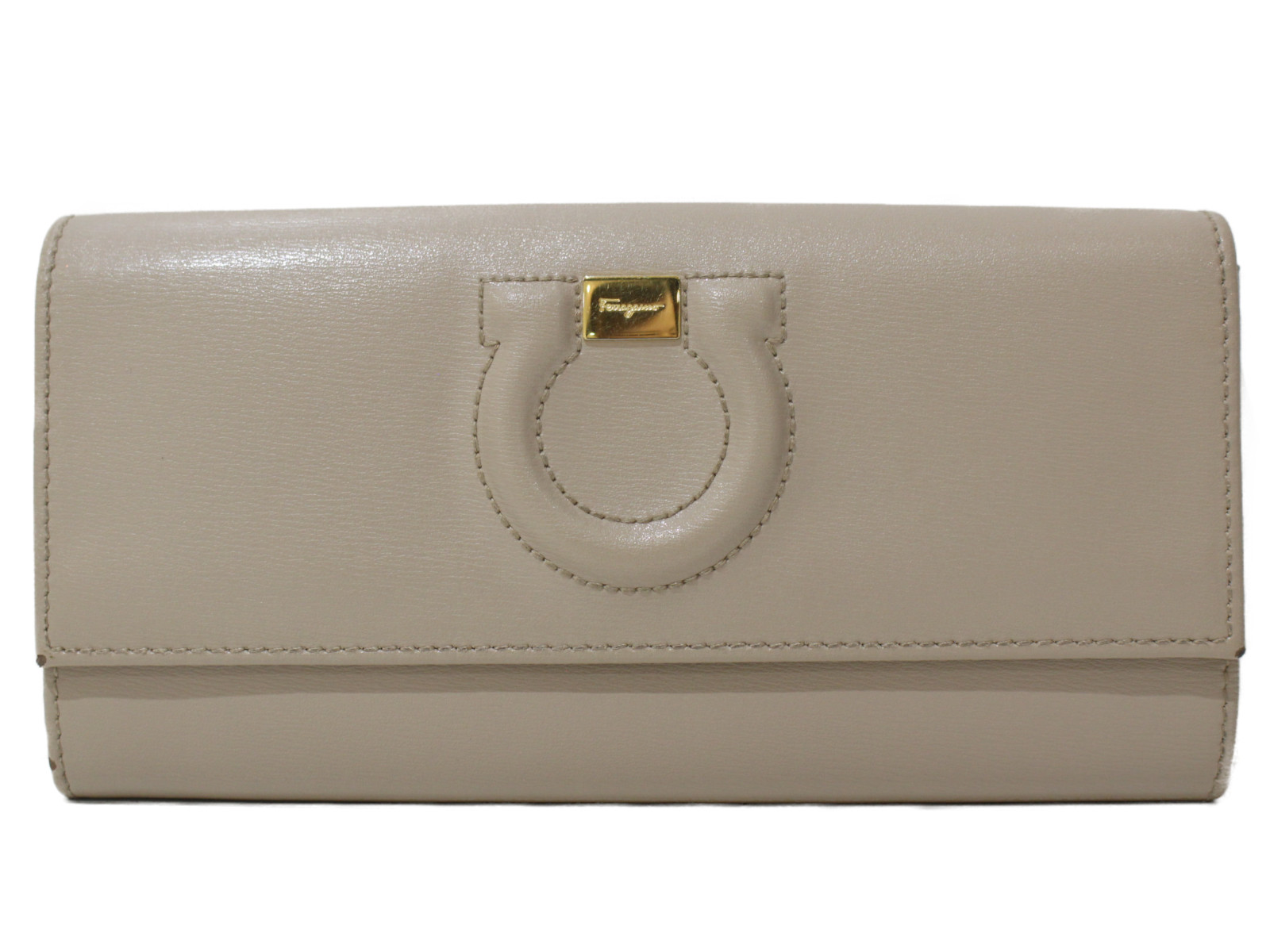 【箱あり】Salvatore Ferragamo サルヴァトーレフェラガモ ガンチーニロングウォレット 22C827 長紙入れ ベージュ 分かりやすい レディース 差し上げ物 差し上げ物荷拵え可【中古】松前R56号店