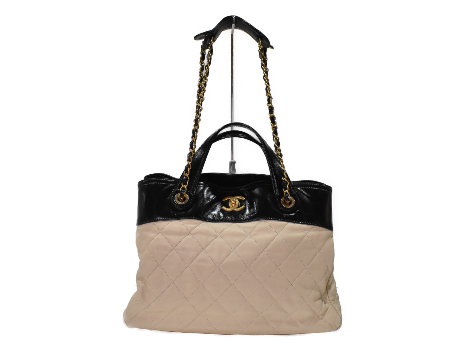 【中古品】CHANEL チェーントート　インザミックス 　 ベージュ系×ブラック レザー ハンドバッグ　トートバッグ　2WAYバッグ　バイカラー　レディースバッグ　おしゃれ　人気　ギフト【中古】松山久万ノ台店
