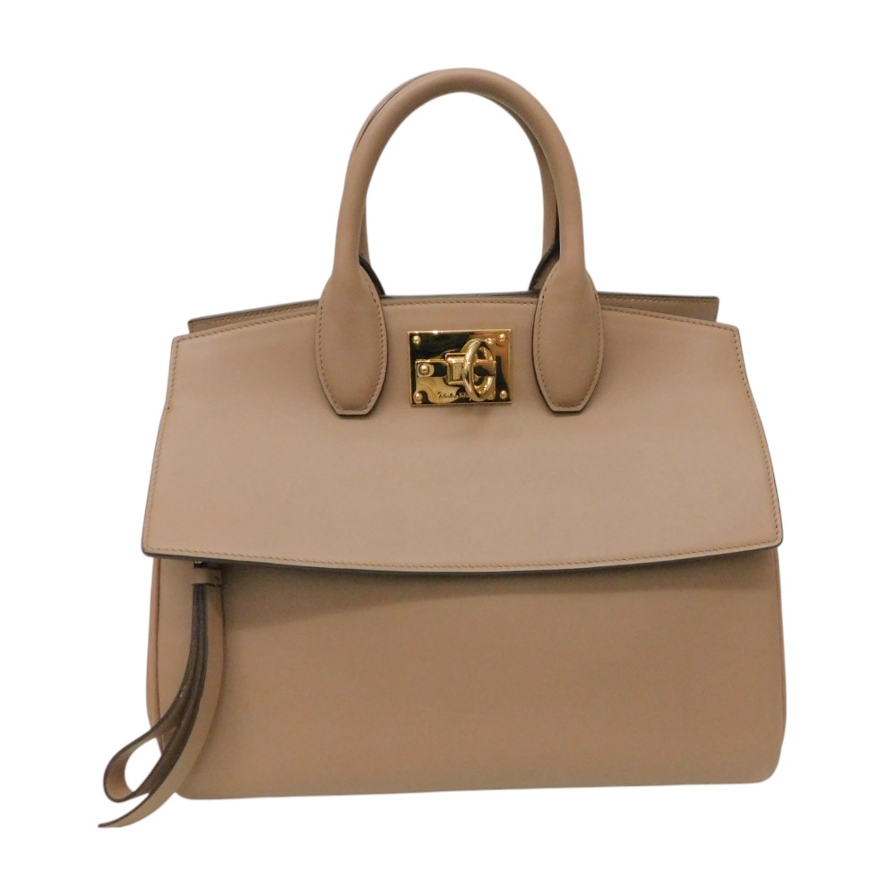 SalvatoreFerragamo  サルヴァトーレフェラガモ 制作室御徒面子2WAY肩部 金-21/H159 グレージュ系 ゴールド金具 ガンチーニ ハンドバック 肩かけ 曲がった掛け 車寄せ取りはらい可 レディース 差し上げ物 差し上げ物荷拵え可【中古】新居浜店