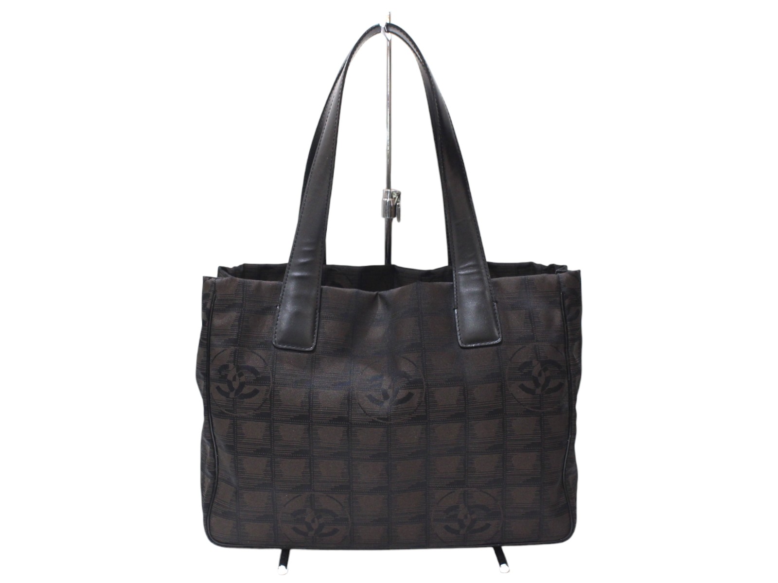 楽天市場】シャネル バッグ ニュートラベルライン トート MM 黒