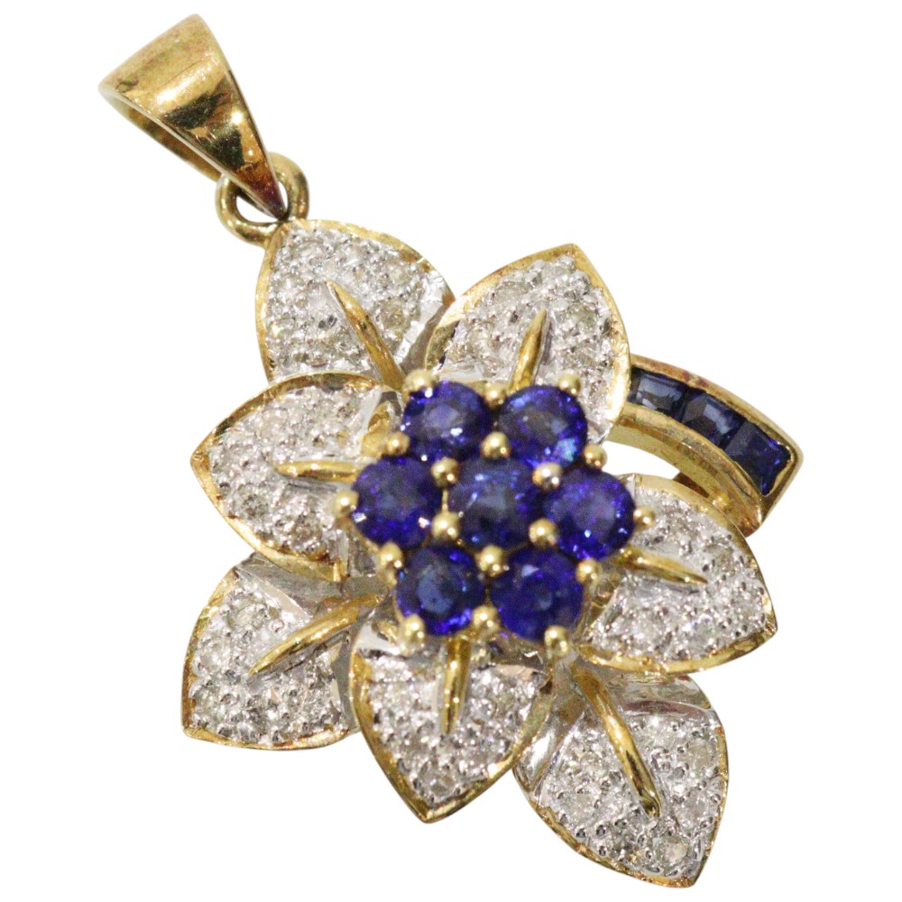 K18 イエローゴールド ペンダントトップ ネックレストップ サファイア 1.05ct ダイヤモンド 0.30ct 5.4g 花 フラワー ゴージャス 綺麗 レディース ジュエリー プレゼント包装可【中古】松前R56号店|かんてい局松前R56号店