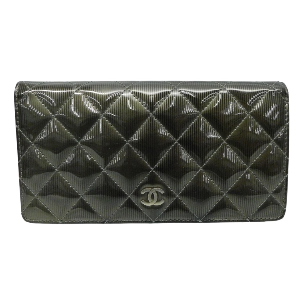 楽天市場】シャネル マトラッセ 二ツ折長財布 緑 SV金具 レディース