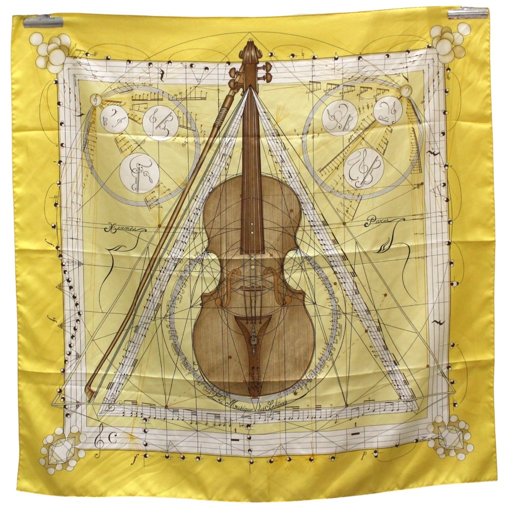 HERMES　エルメス　スカーフ　カレ90　La Musique des Spheres/球体が奏でる音楽　シルク　イエロー系　バイオリン　小物　レディース　ウィメンズ　ギフト　プレゼント包装可【中古】松前R56号店