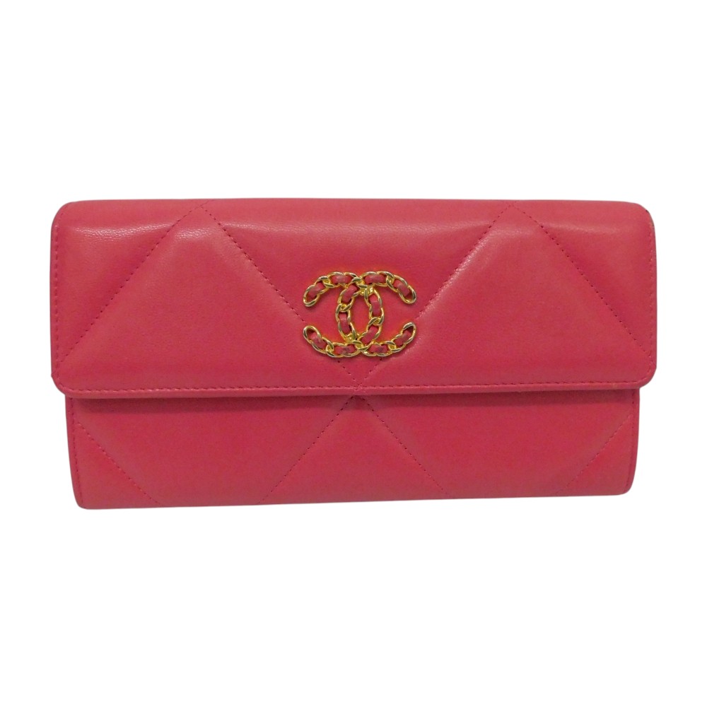 【ギャラあり】CHANEL シャネル シャネル19ロングフラップウォレット AP0955 長金入れ さくら色 ゴールド金具 ココマーク チェーン店 マトラッセ 子ヒツジひと肌 レディース ウィメンズ 差し上げ物荷造り 差し上げ物【中古】新居浜店