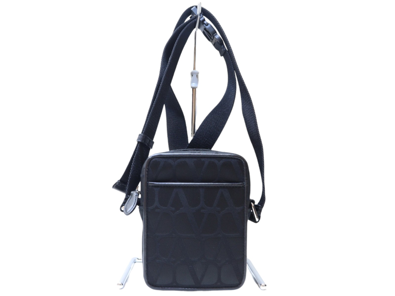 【布袋あり】VALENTINO ヴァレンティノ イコノグラフスモールショルダーバッグ 3Y2B0C30CSH ショルダーバッグ ファスナー ブラック系 シルバー金具 レディース ウィメンズ 女性 シンプル ブランドバッグ 人気 プレゼント包装 ギフト【中古】松山朝生田店|かんてい局松前R56号店