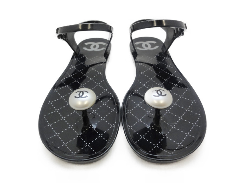 chanel rubber flip flops