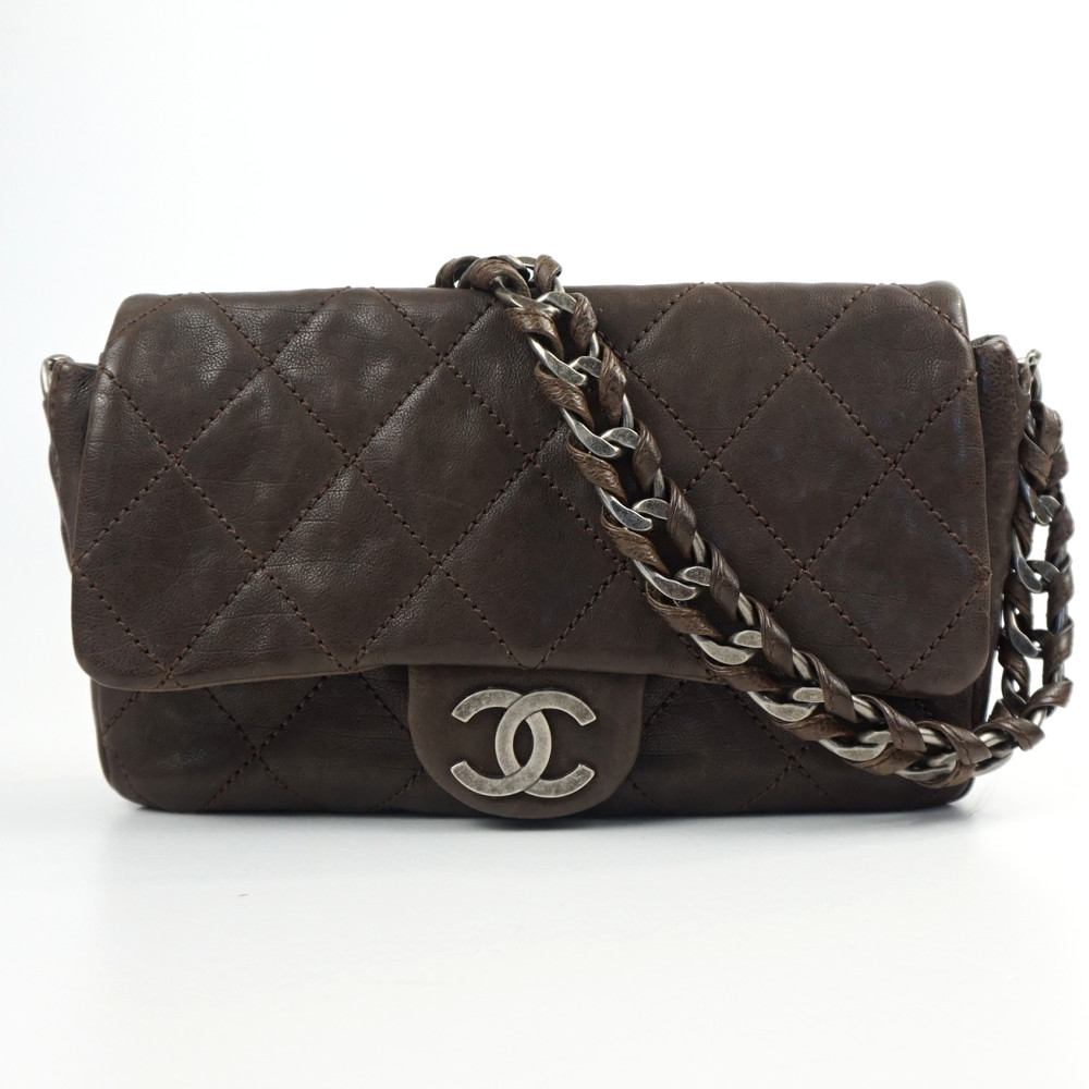 CHANEL　シャネル　マトラッセ チェーンショルダーバッグ　ダークブラウン　シルバー金具　イタリア製　肩掛けバッグ　レディースバッグ　【中古】