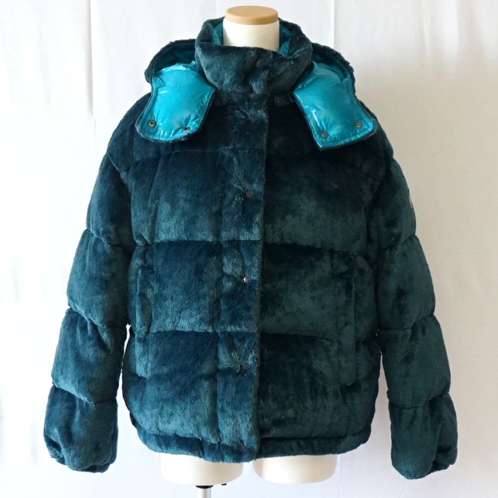 楽天市場】MONCLER フード付きベルベットダウンジャケット