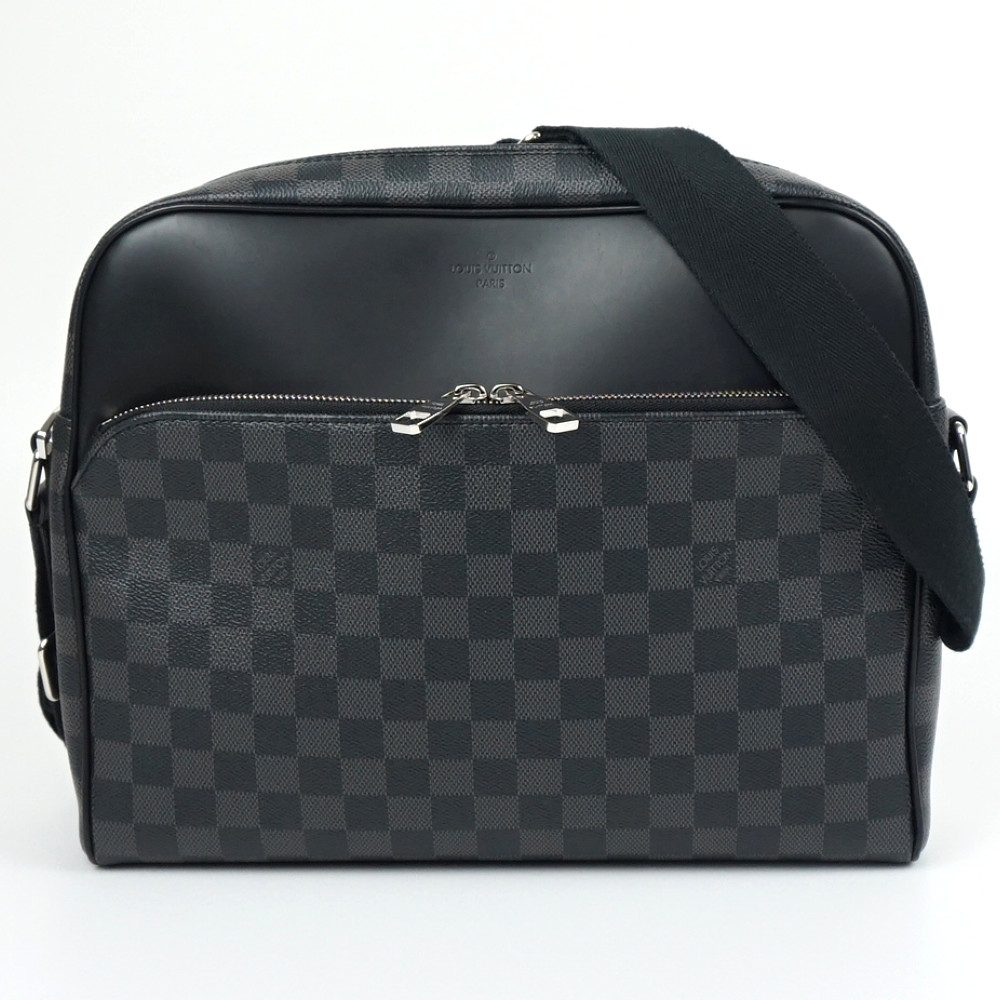 LOUIS VUITTON　ルイヴィトン　N41409　デイトンMM　ダミエ・グラフィットキャンバス　ブラック　黒　ショルダーバッグ　肩掛け　斜め掛け　メンズ　【中古】