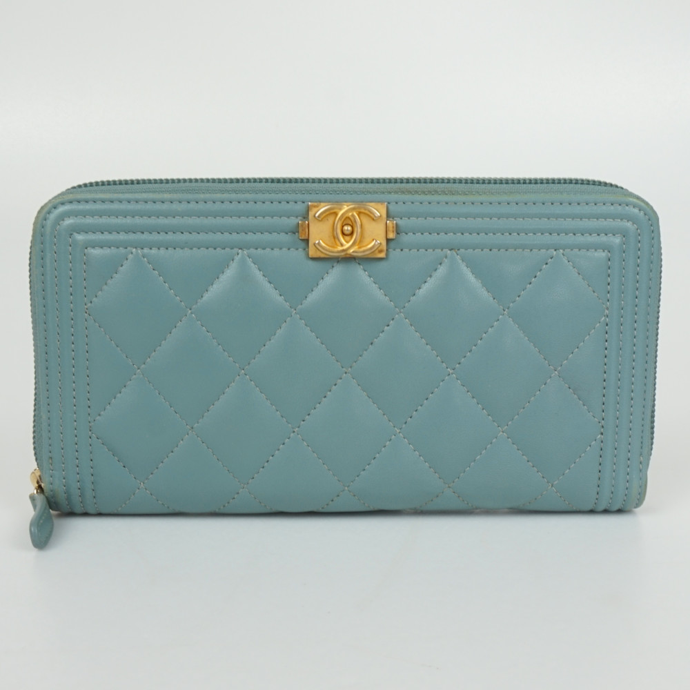 CHANEL　シャネル　ボーイシャネル　ラウンドファスナー長財布　ブルー系/ゴールド金具　ココマーク　レディース財布　【中古】