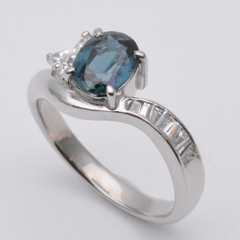 Pt900　サファイア・ダイヤリング　プラチナ　ブルーサファイア　ダイヤモンド0.32ct　サイズ約14号　重量約7.0g　指輪　ジュエリー　アクセサリー　【中古】｜質屋かんてい局　盛岡店