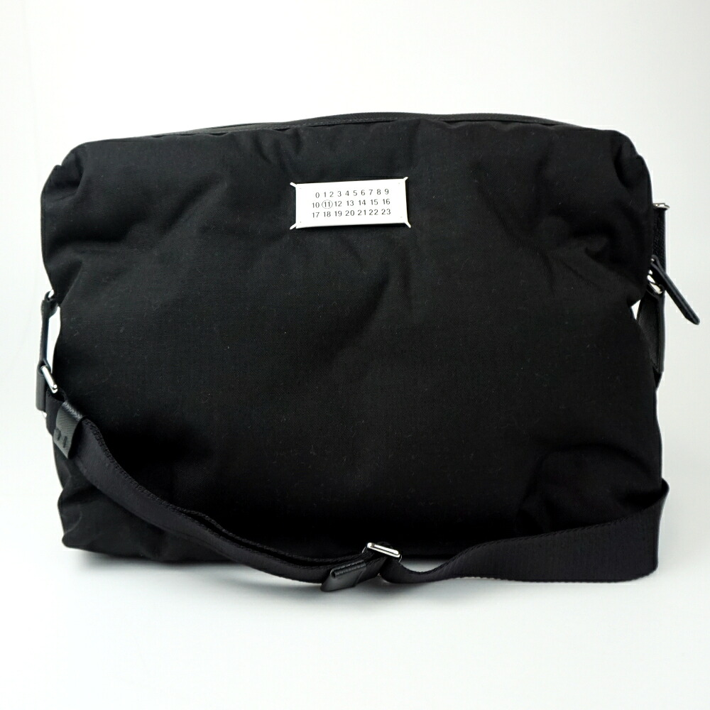 Maison Margiela メゾンマルジェラ SB2WG0009 GLAM SLAM SPORT COMPUTER BAG 瓦ゲットー 運動競技電子計算機御徒面子 黒いこと 黒 ショルダーバッグ 肩かけ 曲がった掛け メンズ レディース 【中古】