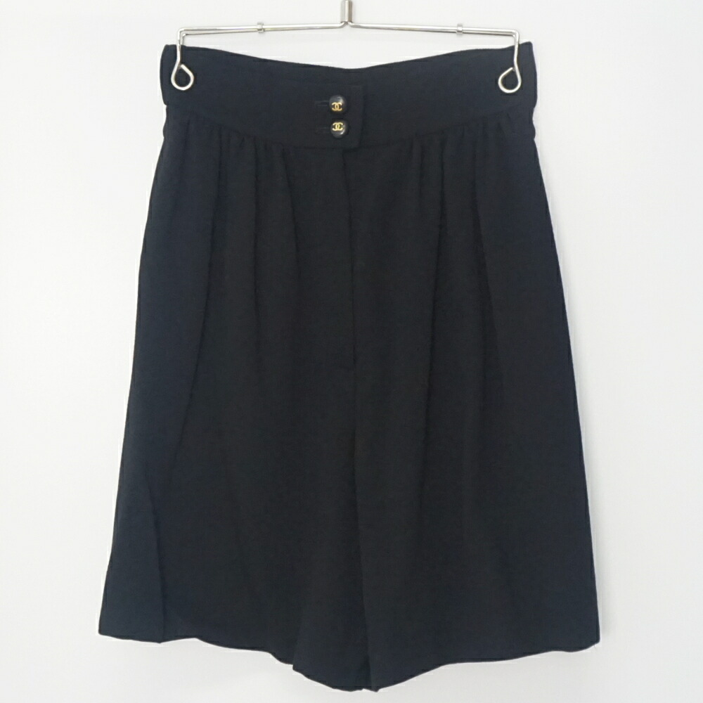 【中古】 CHANEL　シャネル　タックショートパンツ　ブラック　黒　サイズ表記40　ウエスト約63cm　ウール100％　レディースパンツ　アパレル｜質屋かんてい局　盛岡店