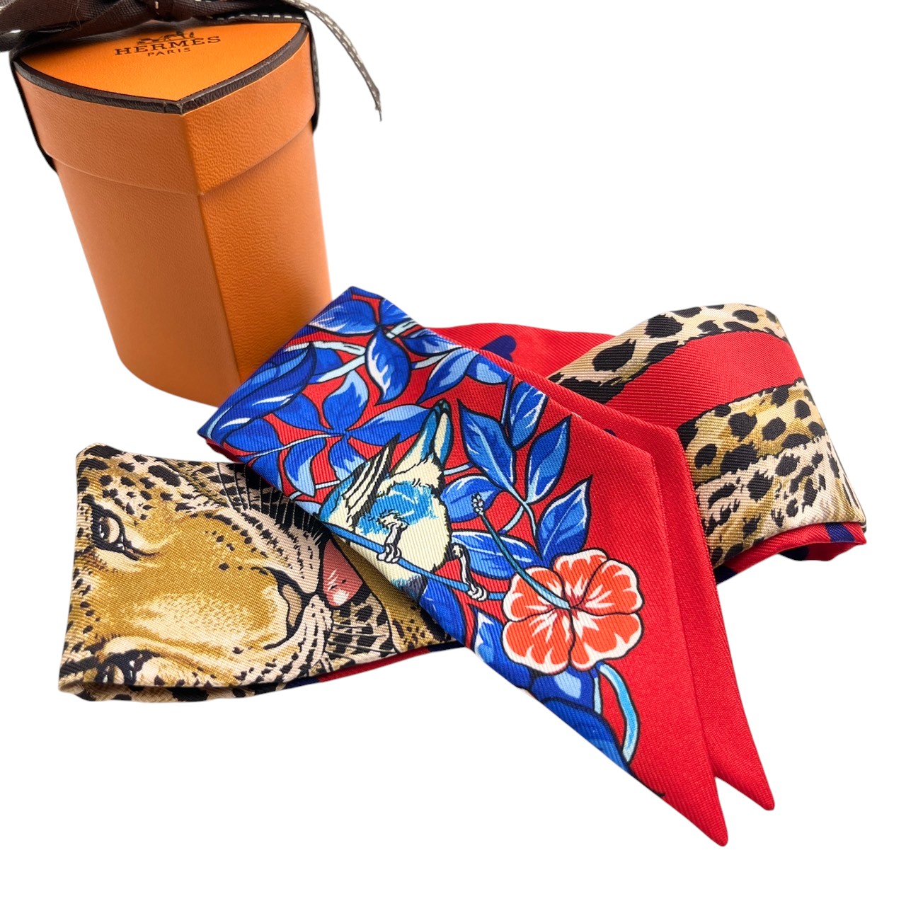 HERMES ツイリー ジャングルラブ レッド系 シルク 新品未使用 新品！エルメス ツイリー Jungle Love Love ジャングルラブ
