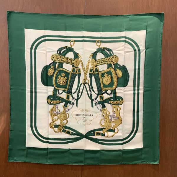 HERMES エルメス カレ90 ブリッドドゥガラ 絹地100％ 緑であること 白いこと 緑 白 大判 えり巻き レディース 流行り物 管理することRY26003233