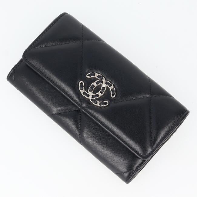 【超極美品】CHANEL スモールフラップウォレット　19 ディズヌフ　三つ折り CHANEL シャネル ミニ財布 3つ折り財布 スモールフラップウォレット 19