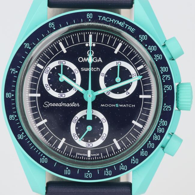 スウォッチ【Swatch】SO33L103 OMEGA×Swatch ミッショントゥアース ポーラーともし火/MISSION ON EARTH  POLAR LIGHTS ウオッチ 二人三脚 青緑色 米国海軍文字記号盤 バイオ陶器/呼びりんクロ クロノグラフ スモール秒 メンズ/成人男性 差し上げ物 一般受け【中古】h