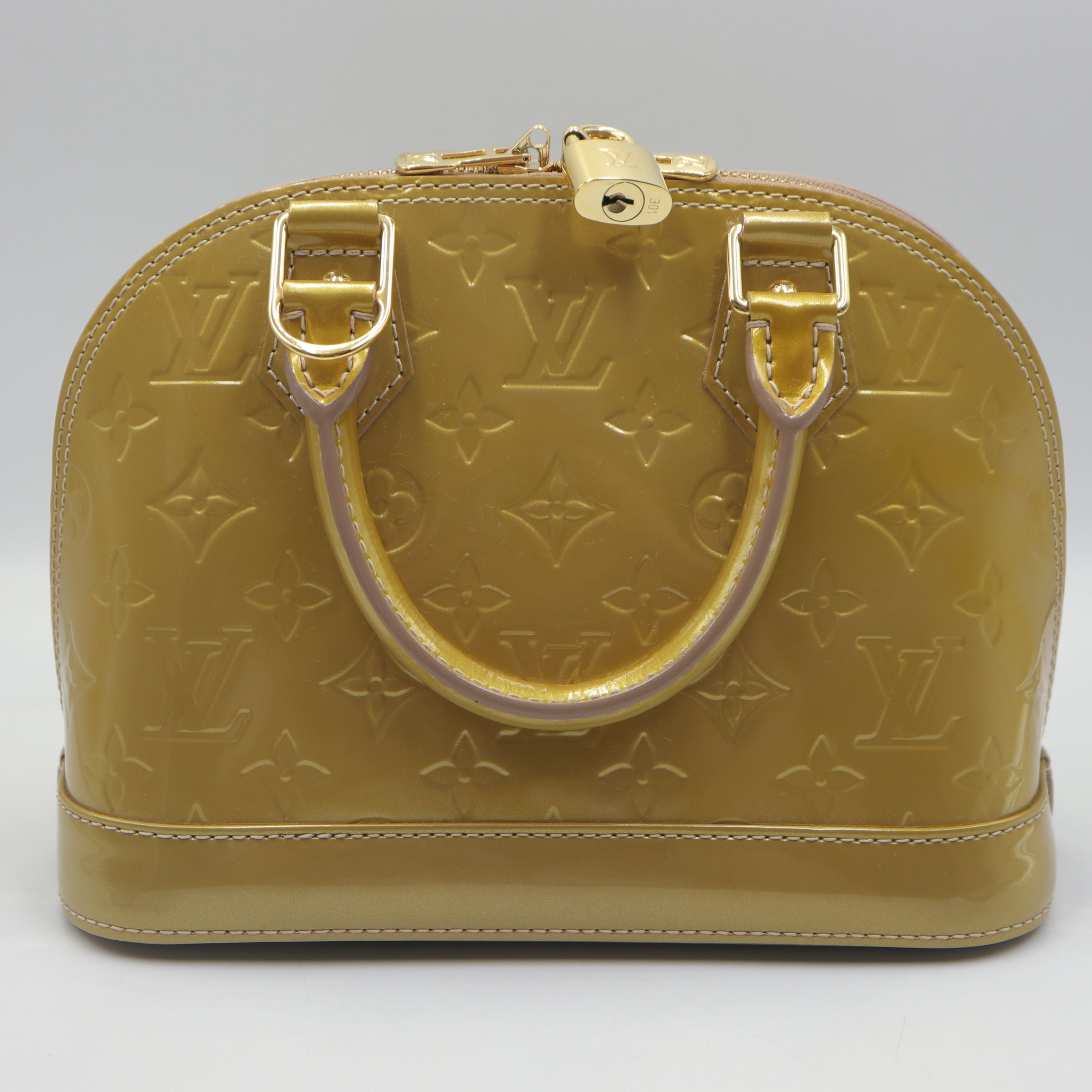 ルイヴィトン【LOUIS VUITTON】M91584 アルマBB ヴェルニ 頭を覆う物オリーブ 2WAY レディース/成人女性 ハンドバック・一肩先 ショルダーバッグ ゴールド金具 鍵付 差し上げ物 差し上げ物 差し上げ物 御祭り【中古】t