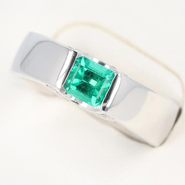 【ソーティング】PT900 エメラルド付ダイヤモンドリング E0.51ct/D0.14ct 約11.8g/約8.5号 指輪 メレダイヤ グリーン ダイヤモンド ギフト プレゼント 贈り物 ゴージャス【中古】h◆