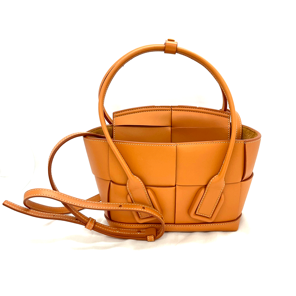 N【BOTTEGA　VENETA】ボッテガヴェネタ　ミニザアルコハンドバッグ　600606　マキシイントレ　カーフレザー　キャメル　ハンドバッグ　ショルダー　レディース　2WAY　中古　USED品　質屋かんてい局那須塩原店★R2500614｜かんてい局栃木 店