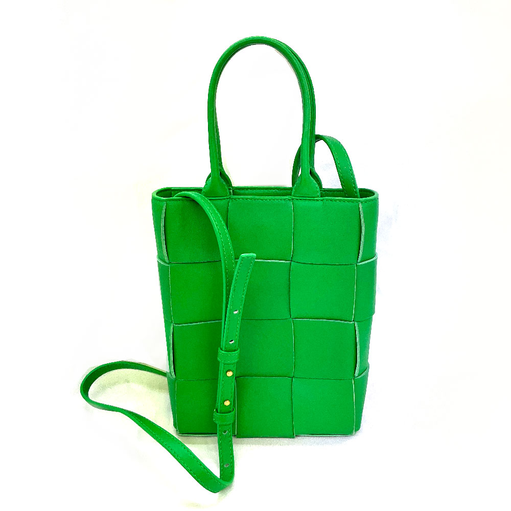 N【BOTTEGA VENETA】ボッテガヴェネタ 2WAY御徒面子 709341 カーフレザー 緑であること 緑 ハンドバック ショルダーバッグ レディース メンズ マキシイントレチャート 2WAY御徒面子 ブランド名御徒面子 中古 USED品 一六銀行かんてい局那須塩原店★R2503275