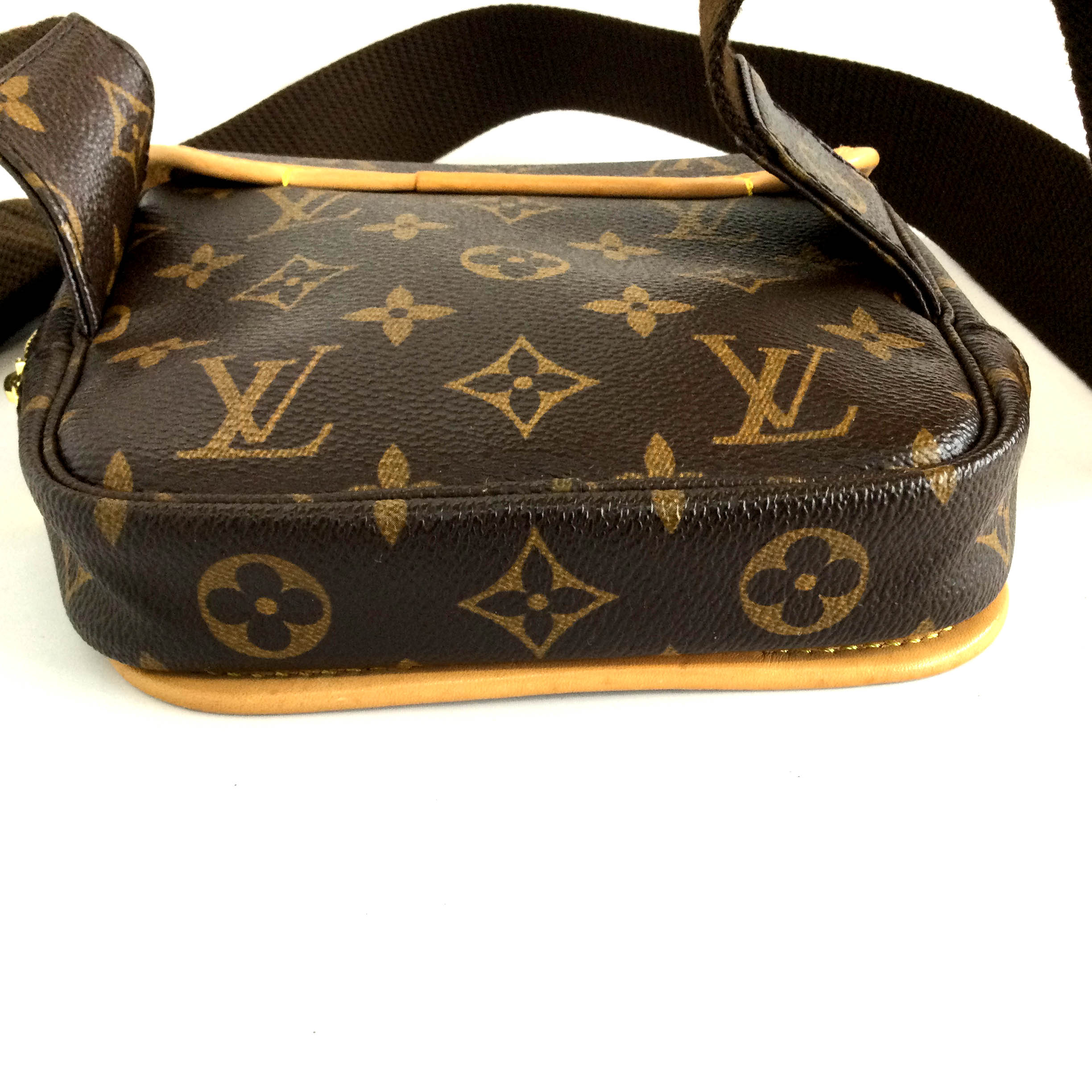T【中古】LOUISVUITTON【ルイ・ヴィトン】バムバッグ・ボスフォールM40108モノグラムクロスボディバッグブラウンオシャレ普段使い定番人気プレゼント【かんてい局戸祭店】22-13-t
