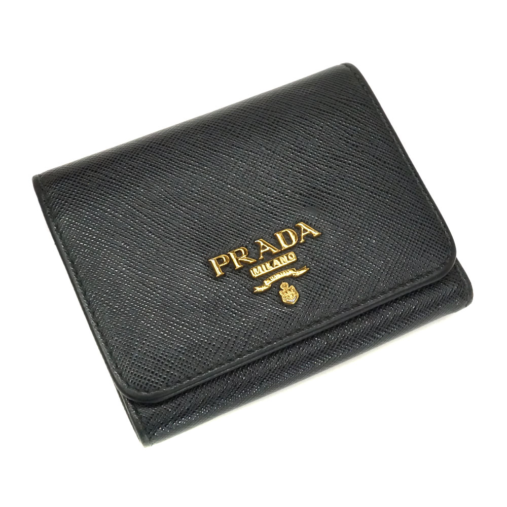 未使用級✨PRADA プラダ　M170A 三つ折り財布　三角ロゴプレート　黒 PRADA プラダ 三角ロゴプレート 三つ折り財布 ブラック ナイロン