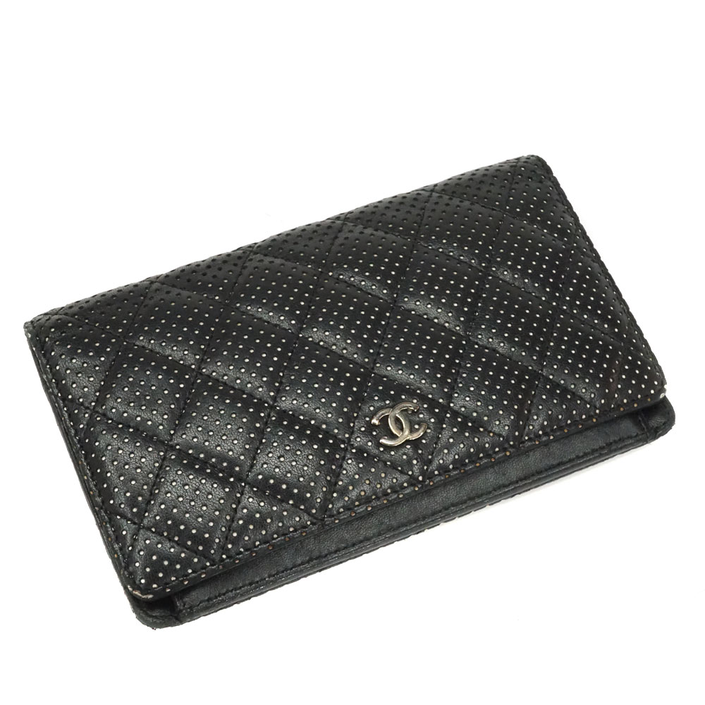 シャネル Chanel パンチングドット二つ折り長紙入れ 黒いこと【中古】