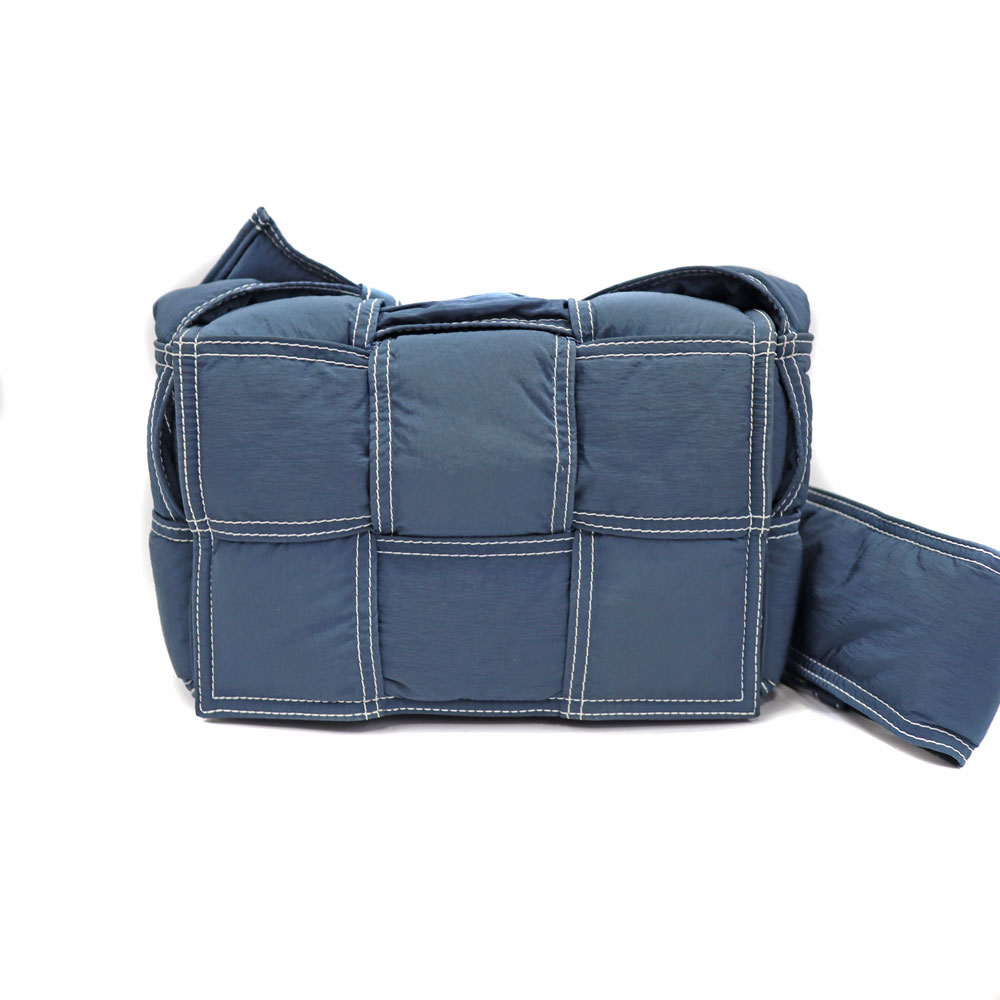 ボッテガヴェネタ Bottega Veneta スモールパテッドテック テープ ショルダーバッグ ナイロン ディープブルー メンズ【中古】