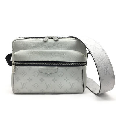 LOUIS VUITTON【ルイヴィトン】タイガラマ　アウトドアメッセンジャー　M30243　タイガ　モノグラム　ホワイト系【中古品/USED-B】質屋　かんてい局那覇店　ｎ3100427927300399 86,900円