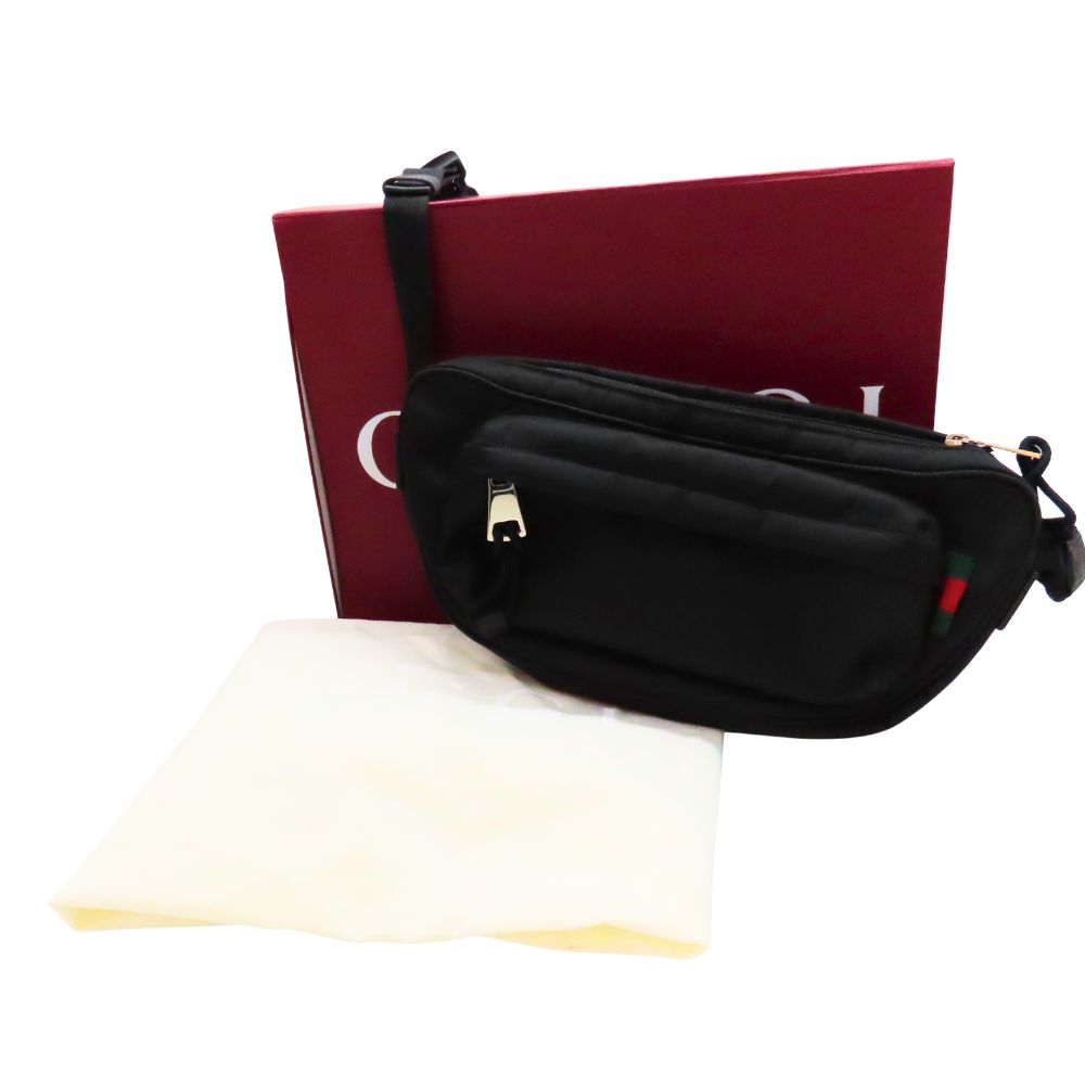 【中古】GUCCI グッチ ショルダーバッグ 802096 FADUM ナイロン 黒いこと ロゴタイプ はりつけ台上半身 メンズ レディース ユニ一発やる A2505391 【無料ギフトラッピング承ります】