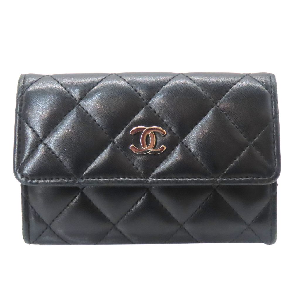 【中古】CHANEL シャネル 歌留多入れもの 子ヒツジ素はだ 色合い:黒いこと×しろがね色金具 黒 ココマーク 名刺入れ キルティング編み目 レディース A2601289【無料ギフトラッピング承ります】