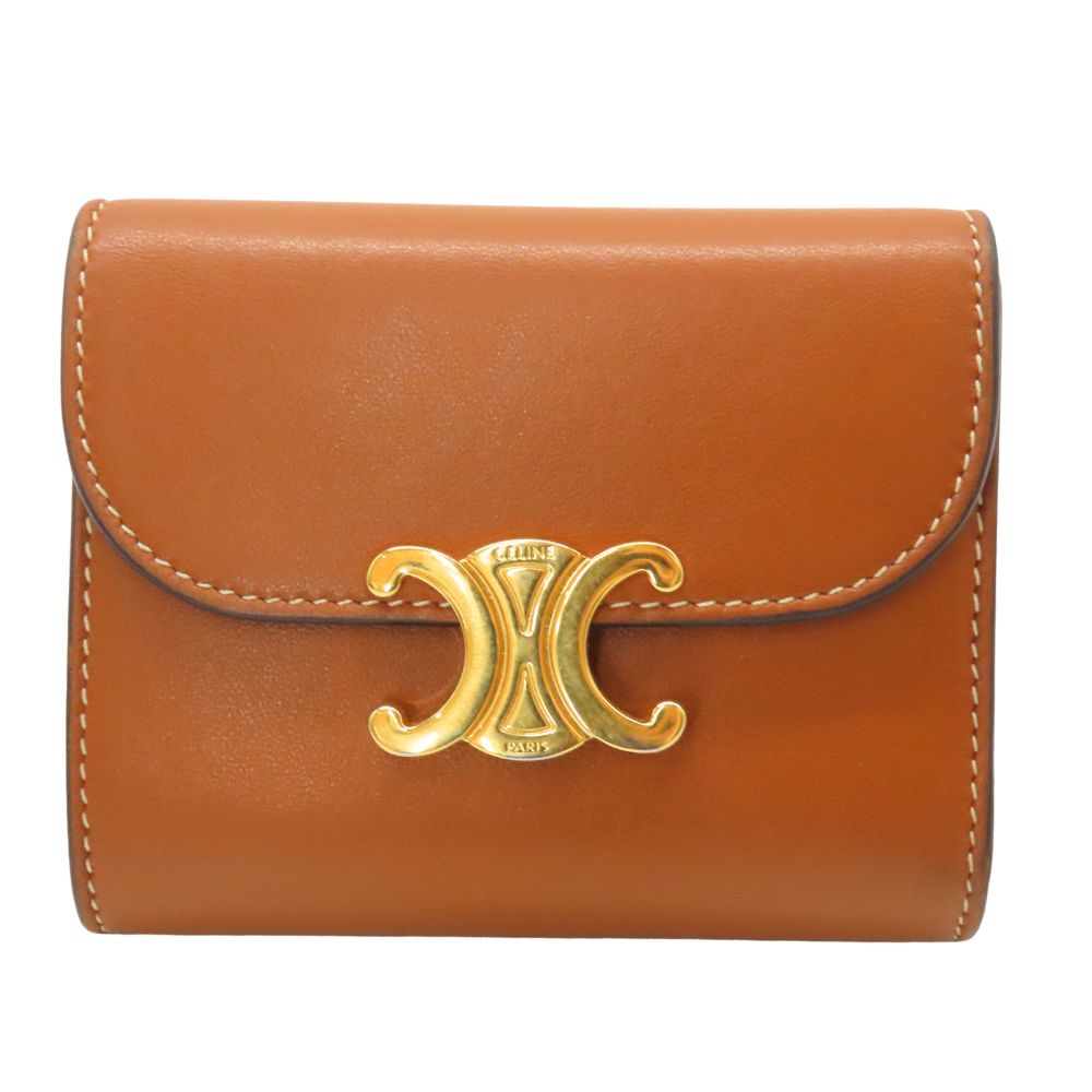 【中古】CELINE セリーヌ スモールフラップ ウォレット トリオンフ金具 型:10D783DPV.18BU ブラウン 三つ折り財布 財布 ミニ財布 コンパクトウォレット カーフスキン 茶色系 A2602107【無料ギフトラッピング承ります】|かんてい局神戸大蔵谷インター店