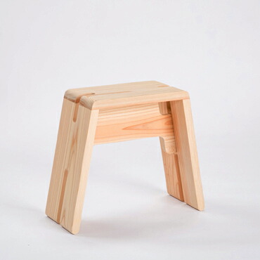 Hang Stool M 杉 腰かけ 国産材 軽さ  女性議長 居敷き