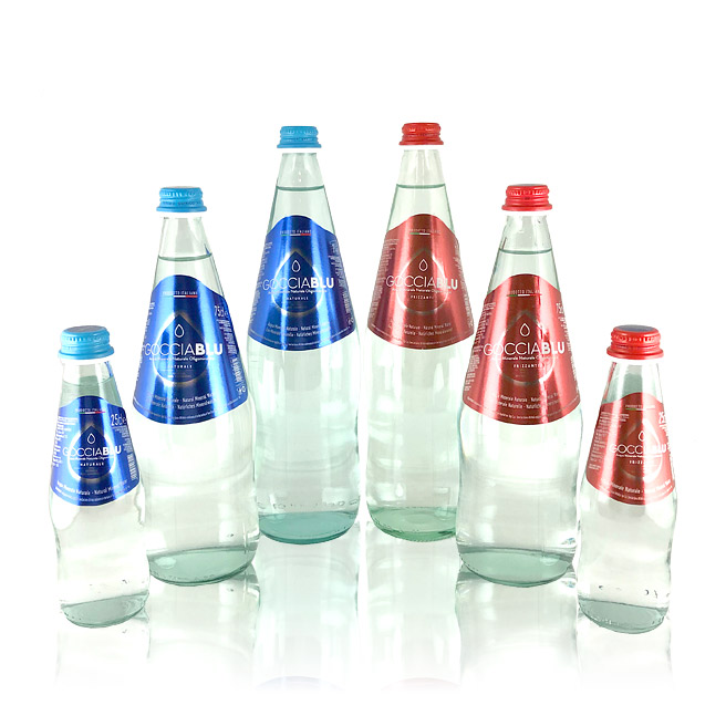 楽天市場 イタリア産ミネラルウォーター Goccia Blu ゴッチャブルー Naturale 1000ml 1l 青ラベル トーニ社 中硬水 オリゴミネラルウォーター 瓶 カッパ キャンティ 楽天市場店