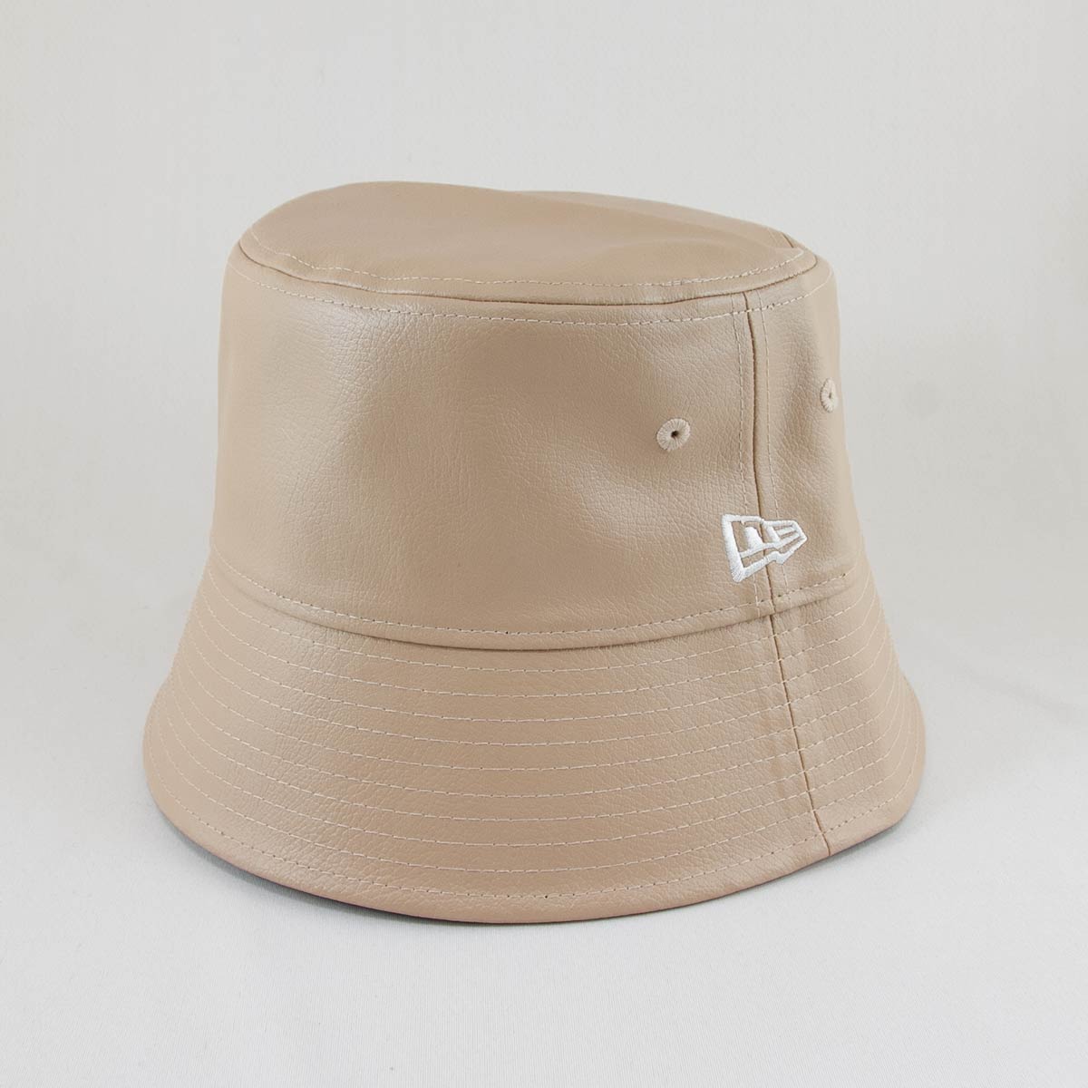 ニューエラ NEW ERA・・ バケット01 Sailor Brim セーラーブリム Synthetic Leather シンセティックレザー ベージュ
