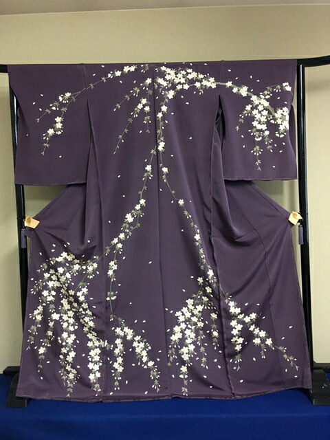 279-枝垂れ桜訪問着 初春を彩る訪問着 正装 枝垂れ桜の花がいちめんに優しげな風情で描かれた豪華な訪問着です 送料無料 新品未使用 会食お茶会歌舞伎や文楽コンサートなどの観劇に 480,000円