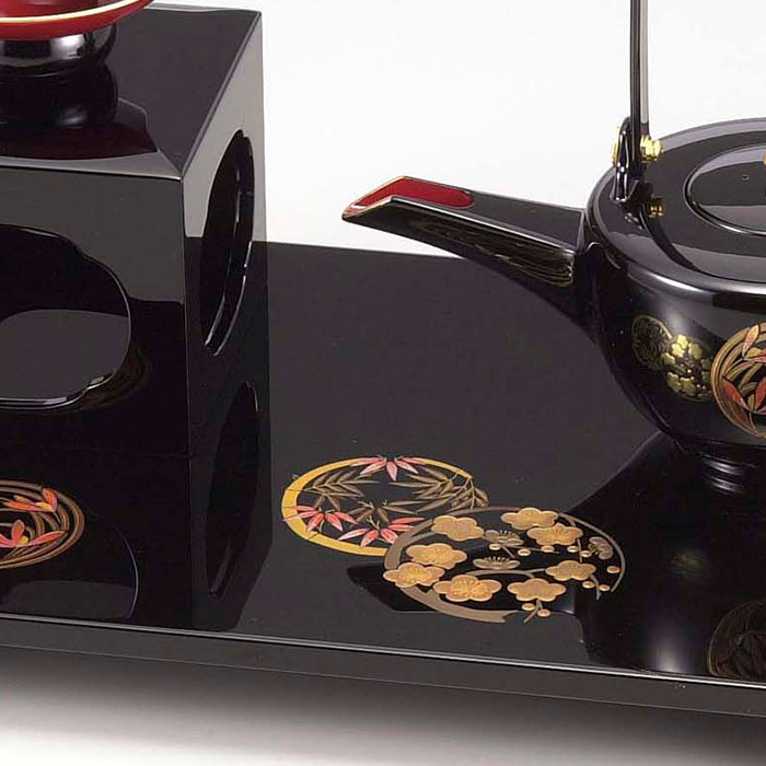 お屠蘇組 お洒落 昼本製 国産 会津漆槽 四ツセット 屠蘇器 閑雅花丸 捕者 翼反枠 箱入り お屠蘇 正月据物 共同 食器 和風 とそき おとそ レトロ モダーン 高上 お正月 とそ器 日本スピリツ 徳利 水飲 お挙行 かわいらしい 御屠蘇 屠蘇卓 グラス ファーザーの日