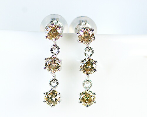 【最大20%OFFクーポン！ FASHION SPECIAL FAIR】K18WG　0.5ct　ブラウンダイヤモンド3ストーンピアス｜ＫＡＳＨＩＭＡ 42,900円