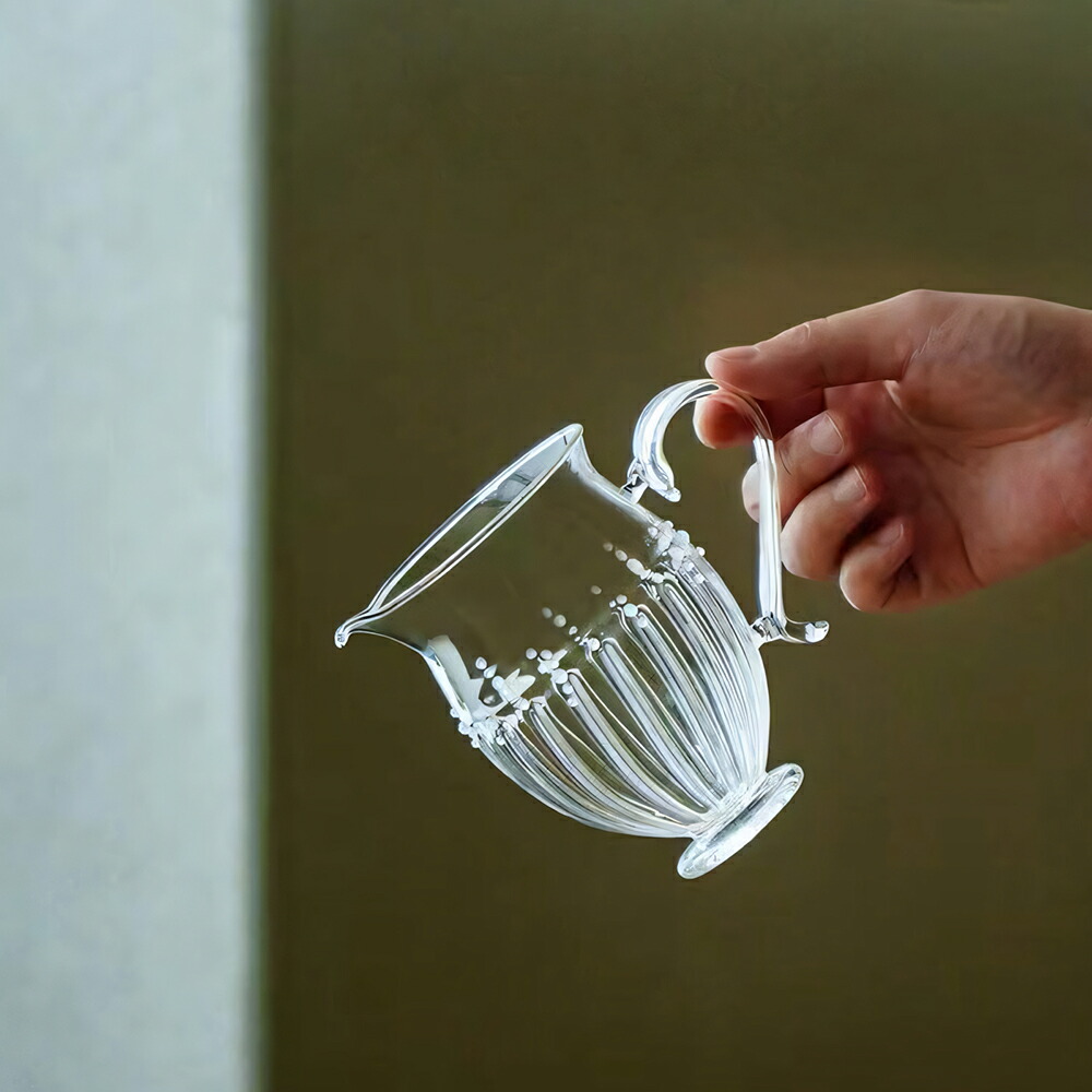 手作り 硝子水さし 耐熱硝子 片口 220ml 朝露 春信 徳利 酒器 日本酒 片口注器 牛乳水さし 小鉢 取り鉢 片口鉢 和食器 分かりやすい 中国茶器 公道杯 紅茶サーヴァー 茶海 分茶器 IwaiLoft