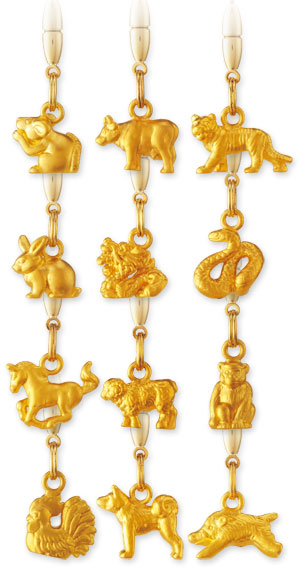 純金製　招き猫　根付　K24 4.70g 縁起物　招福 楽天市場】【24K 純金根付】招き猫 お祝い 贈答 資産KZ271-8020