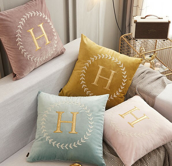 楽天市場】☆カラフルポップで可愛い♪イニシャルクッション