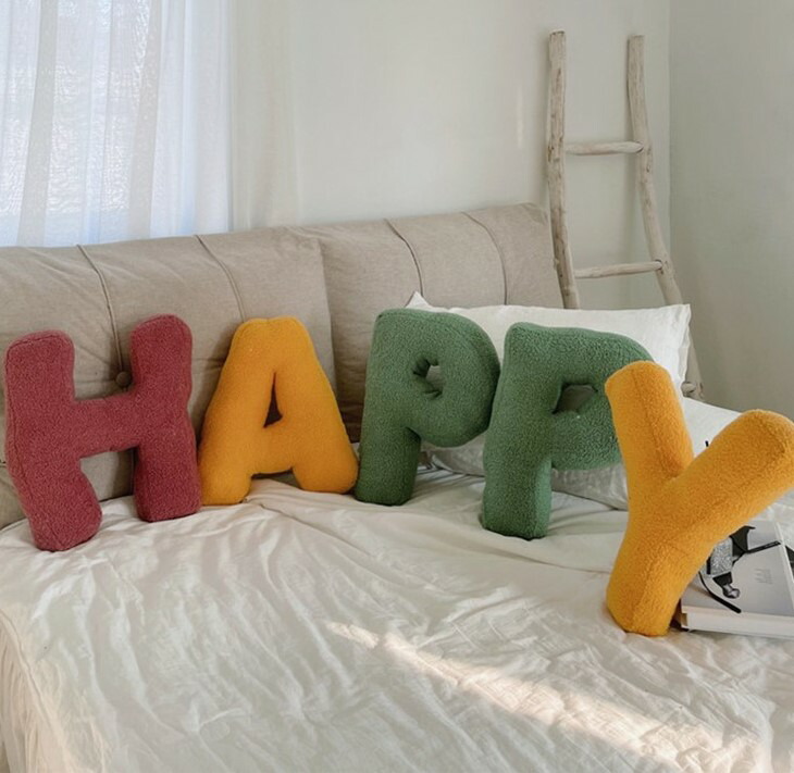 楽天市場】☆カラフルポップで可愛い♪イニシャルクッション