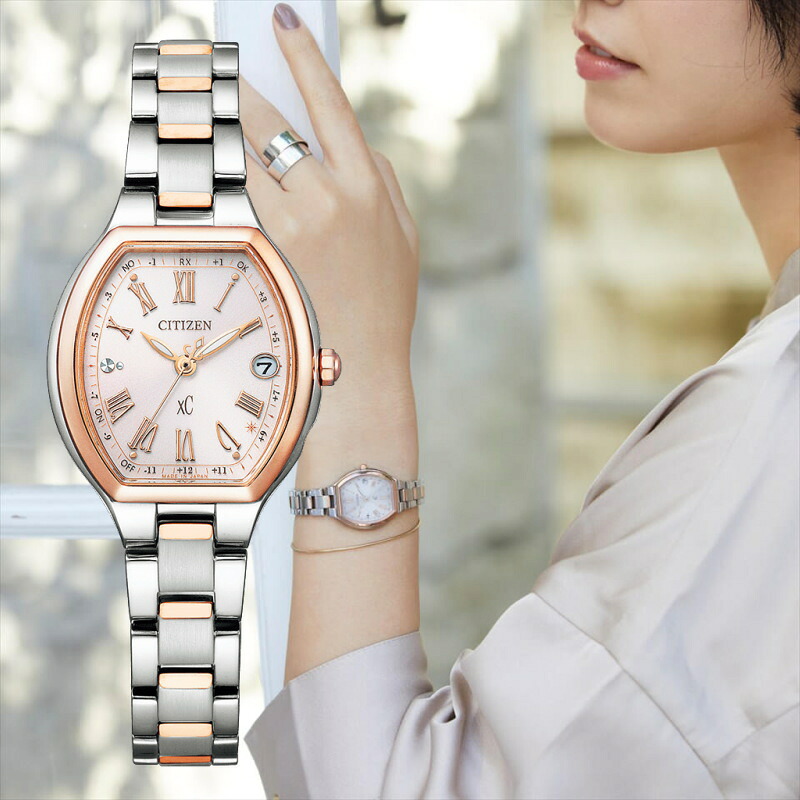 CITIZEN シチズン XC クロスシー 光発電エコ・ドライブ電波時計 トノー型 樽型 女性用腕時計 レディースウォッチ ES9364-57W 72,600円|加坪屋(かつぼや)