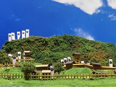 [完成品] 三木城(兵庫県三木市上の丸）　コレクションケース付き　日本の城　お城のジオラマ模型　プラモデル　城郭模型｜お城のジオラマ鍬匠甲冑屋